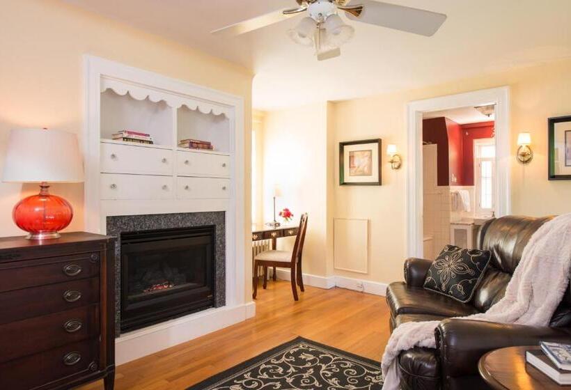 جناح, Inn On Putney Road