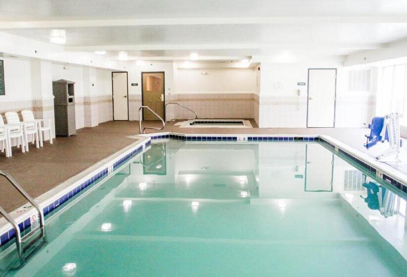 סוויטה, Country Inn & Suites By Radisson, Chester, Va