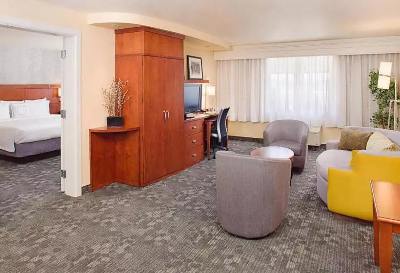 キングサイズベッドのスイートルーム, Courtyard By Marriott Paso Robles