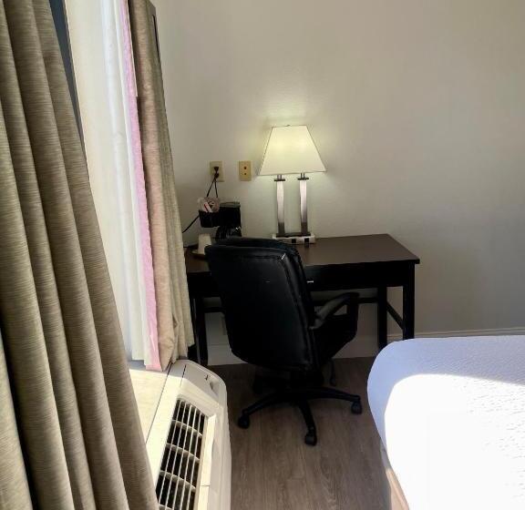 장애인을 위한 킹사이즈 침대 스탠다드 룸, Days Inn & Suites By Wyndham Lakeland