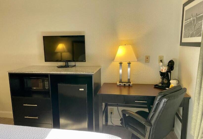 جناح ديلوكس سرير كينج, Days Inn & Suites By Wyndham Lakeland