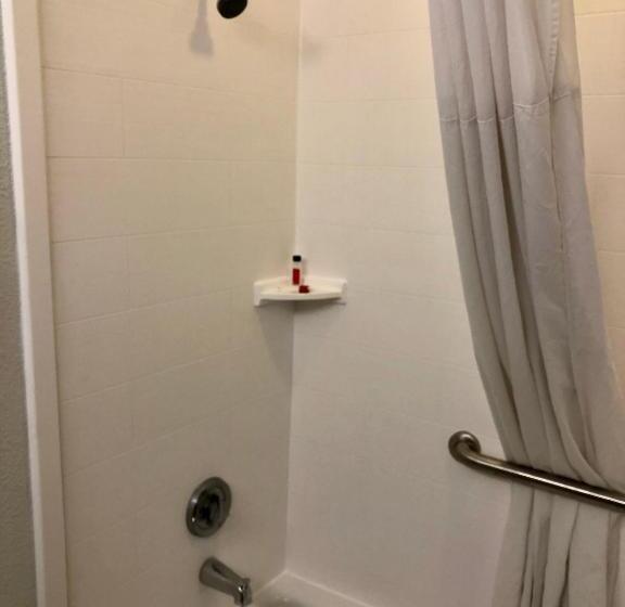 غرفة قياسية, Days Inn & Suites By Wyndham Lakeland