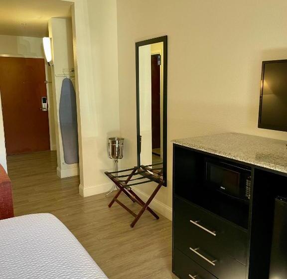 스탠다드 룸, Days Inn & Suites By Wyndham Lakeland