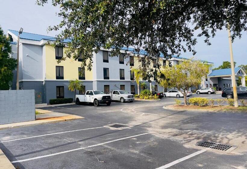 جناح لذوى الاحتياجات الخاصة, Days Inn & Suites By Wyndham Lakeland