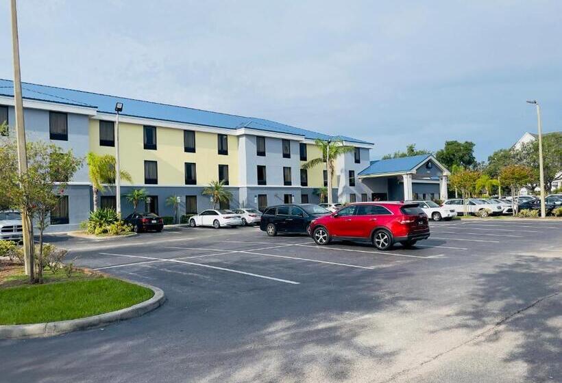 جناح لذوى الاحتياجات الخاصة, Days Inn & Suites By Wyndham Lakeland