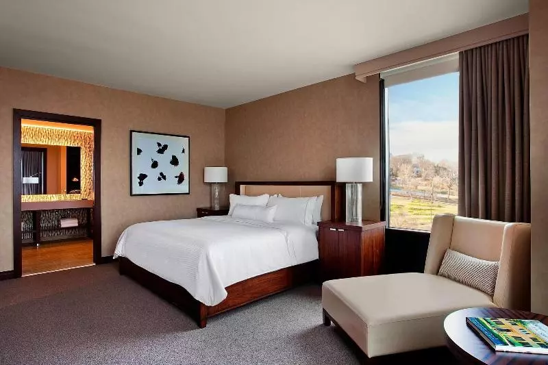 スイート, Hampton Inn & Suites Effingham