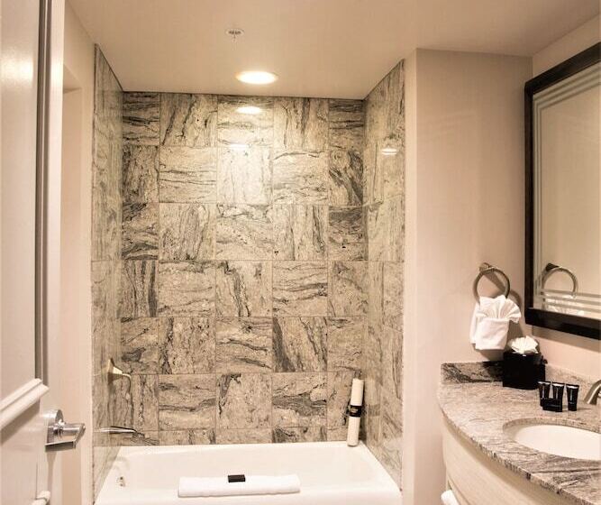 جناح, Hard Rock Hotel & Casino Tulsa