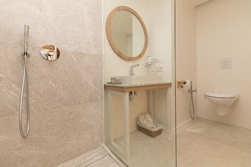 חדר סטנדרט מותאם לאדם עם מוגבלויות, Hard Rock Hotel & Casino Tulsa