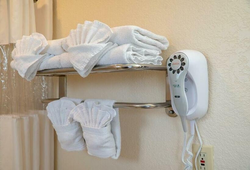 キングサイズベッドのスタンダードルーム, Sea Breeze Inn San Simeon