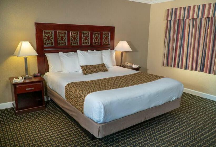 キングサイズベッドのスタンダードルーム, Sea Breeze Inn San Simeon