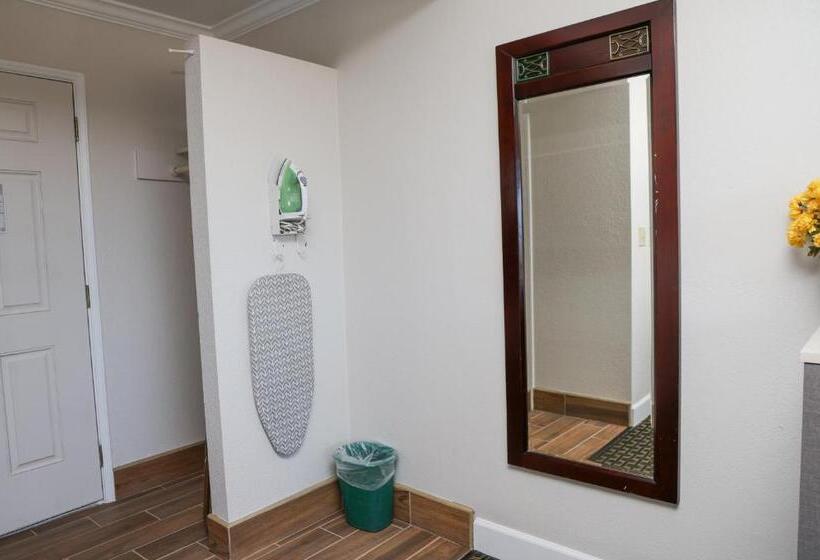 스탠다드 룸 킹사이즈 침대, Sea Breeze Inn   San Simeon