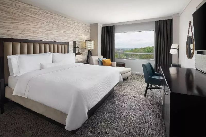 キングサイズベッドのスタンダードルーム, The Westin Baltimore Washington Airport Bwi