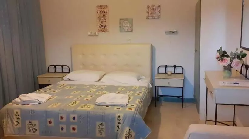 اتاق استاندارد با چشم‌انداز باغ, Maria Apartments