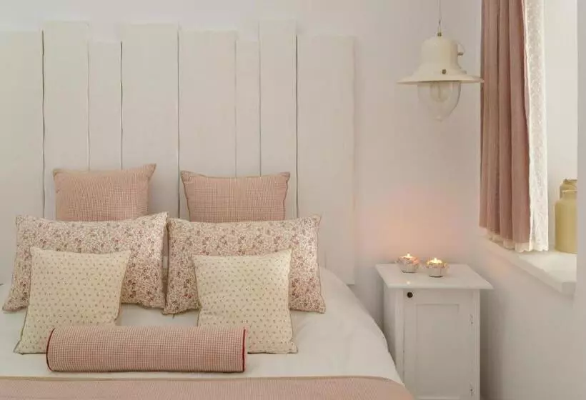 سوئیت با تخت بزرگ, Senses Boutique