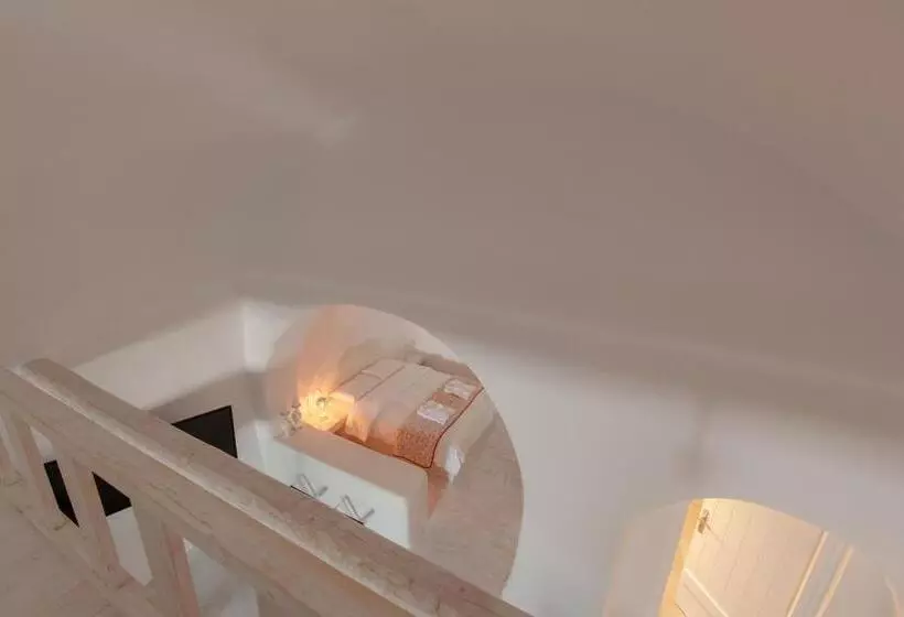 سوئیت مستر, Senses Boutique