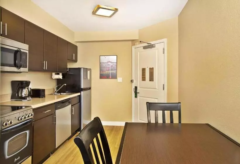 سوییت, Towneplace Suites Republic Airport Long Island Farmingdale