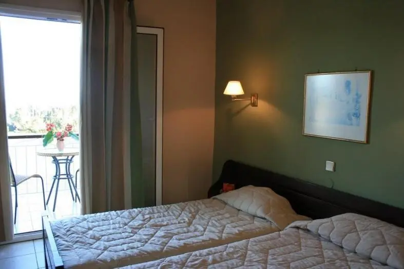 Habitación Triple Estándar Vista Mar, Aegli