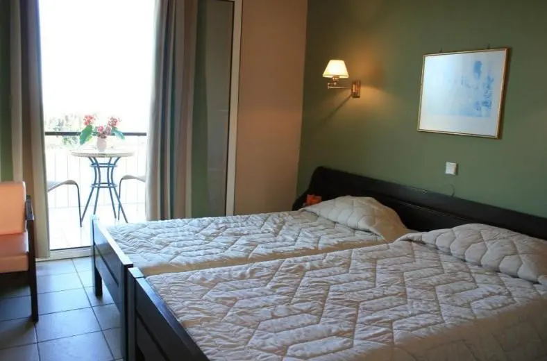 Habitación Triple Estándar Vista Mar, Aegli