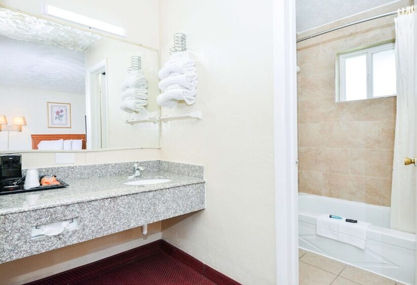 חדר סטנדרט שתי מיטות זוגיות, Americas Best Value Inn Lebanon