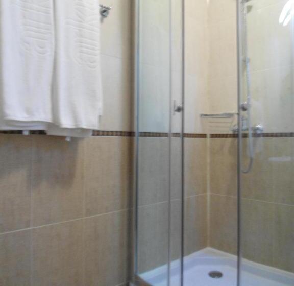 جناح عائلي, Arkutino Family Resort