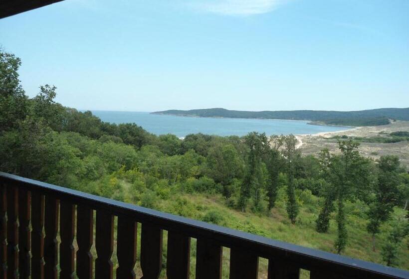 إستوديو قياسى, Arkutino Family Resort