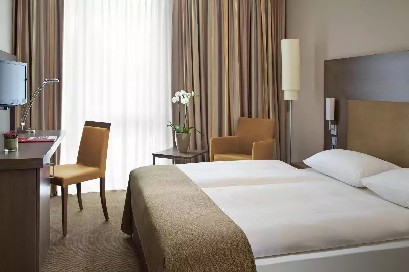 スタンダードルーム, Intercityhotel Darmstadt