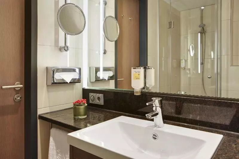 スタンダードルーム, Intercityhotel Darmstadt
