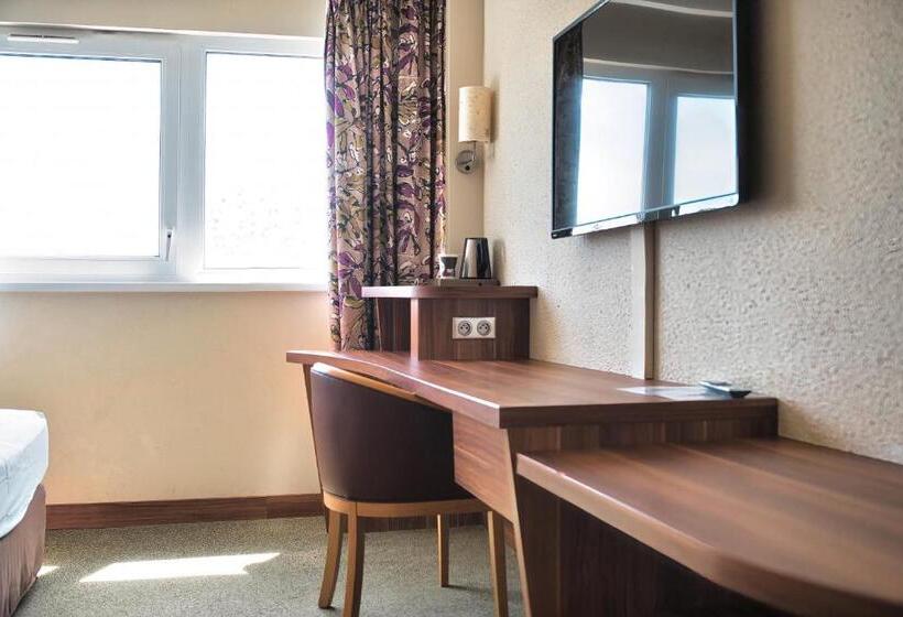 带1个卧室的舒适公寓, Kyriad Prestige Mulhouse Basel