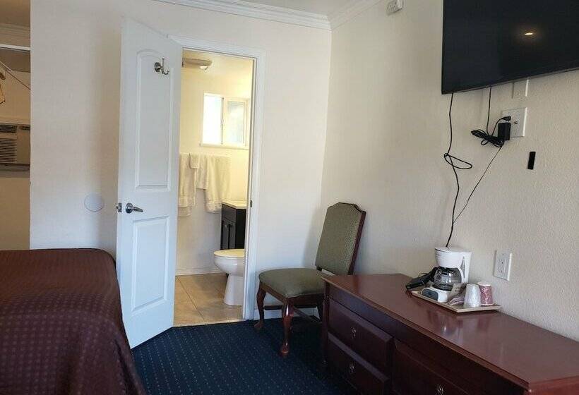 غرفه قياسيه سريرين مزدوجين, Paso Robles Wine Country