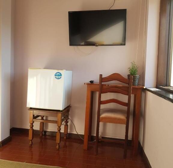 غرفة قياسية مطلّة علي البحيرة, Pensão David, B&b