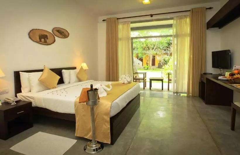 デラックスルーム, Grand Udawalawe Safari Resort