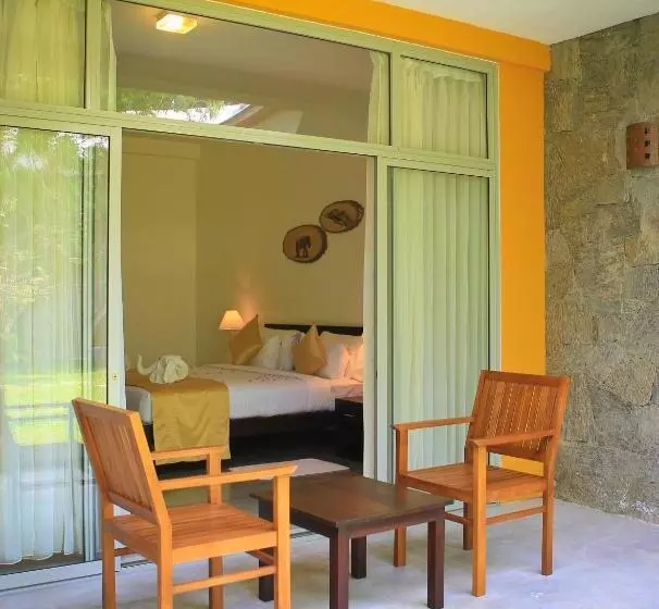 デラックスルーム, Grand Udawalawe Safari Resort