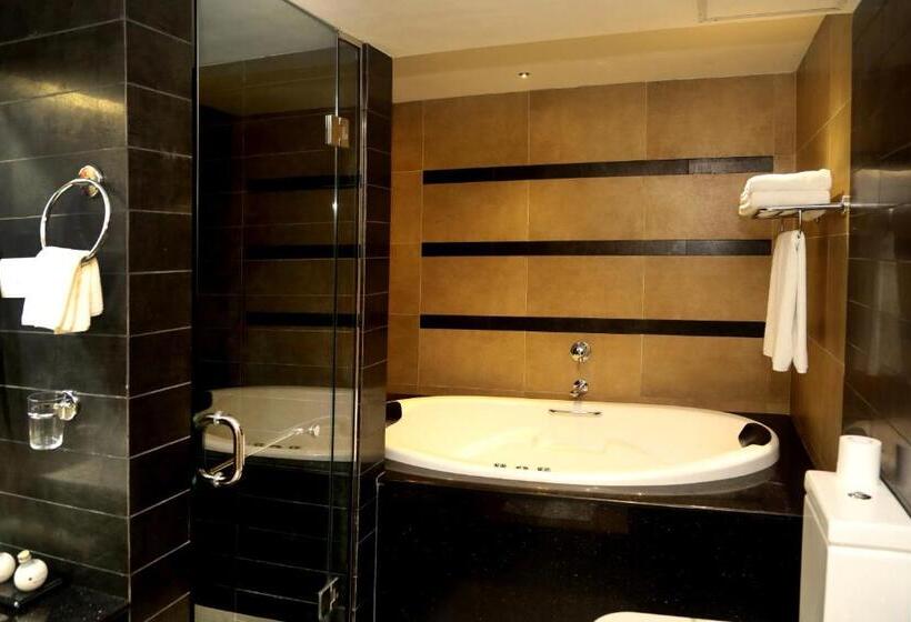 Люкс, Grand Udawalawe Safari Resort