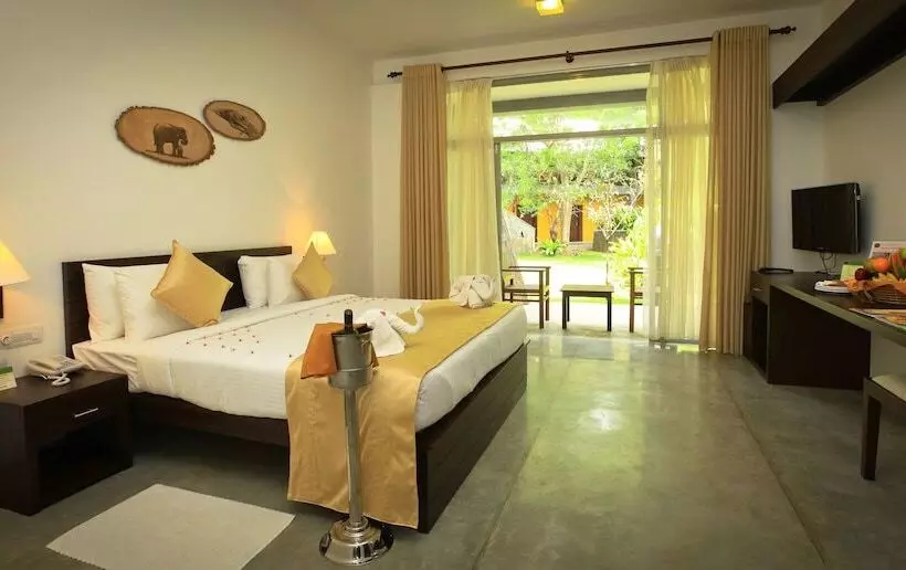 デラックスルーム, Grand Udawalawe Safari Resort