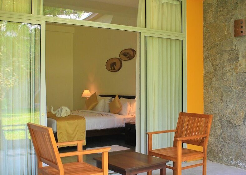 デラックスルーム, Grand Udawalawe Safari Resort