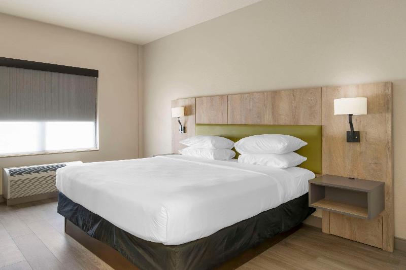 带大床的标准间, Country Inn & Suites By Radisson, Tampa Airport North, Fl
