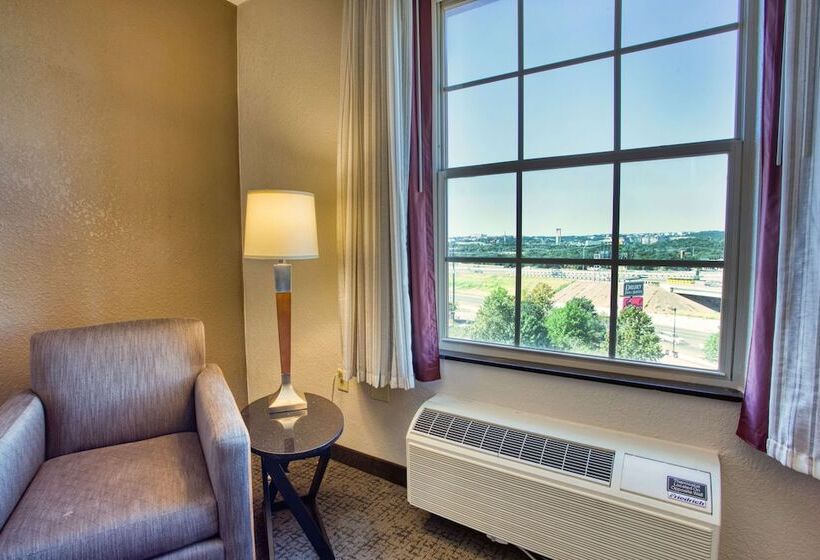带观景的豪华间, Drury Inn & Suites San Antonio Near La Cantera
