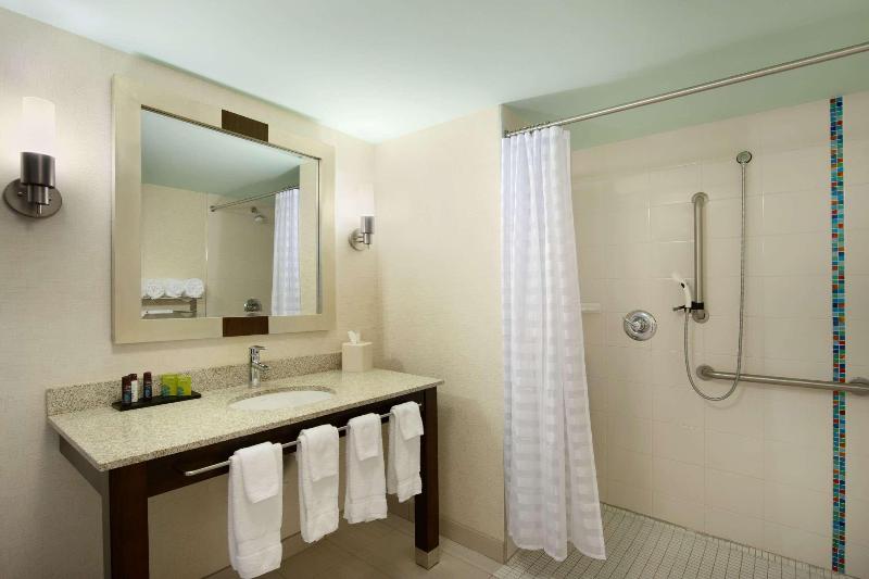 Люкс Кровать Кинг, Embassy Suites Atlanta   Kennesaw Town Center