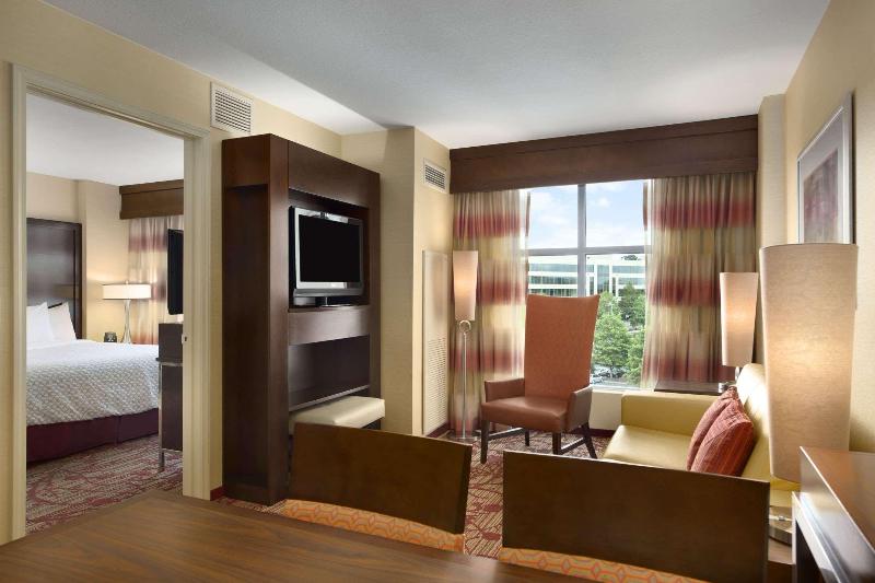 Люкс Кровать Кинг, Embassy Suites Atlanta Kennesaw Town Center