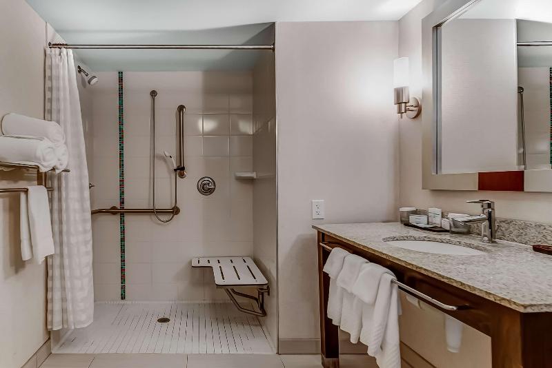 Люкс Кровать Кинг, Embassy Suites Atlanta Kennesaw Town Center