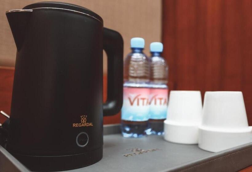 سوییت جونیور, Regardal