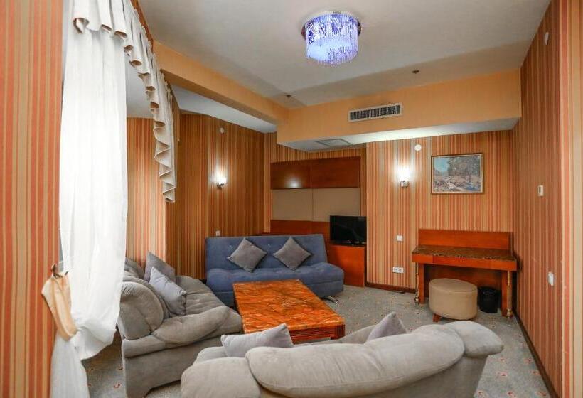 سوییت جونیور, Regardal