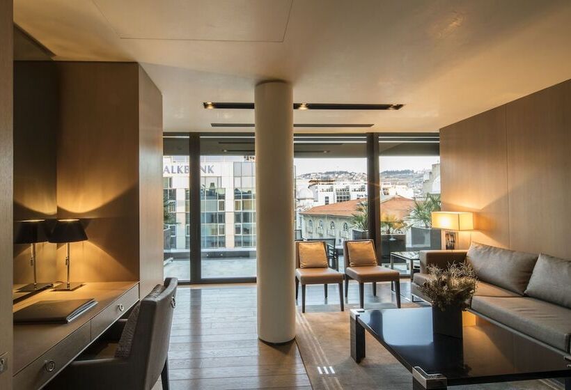 Suite Executiva, Key