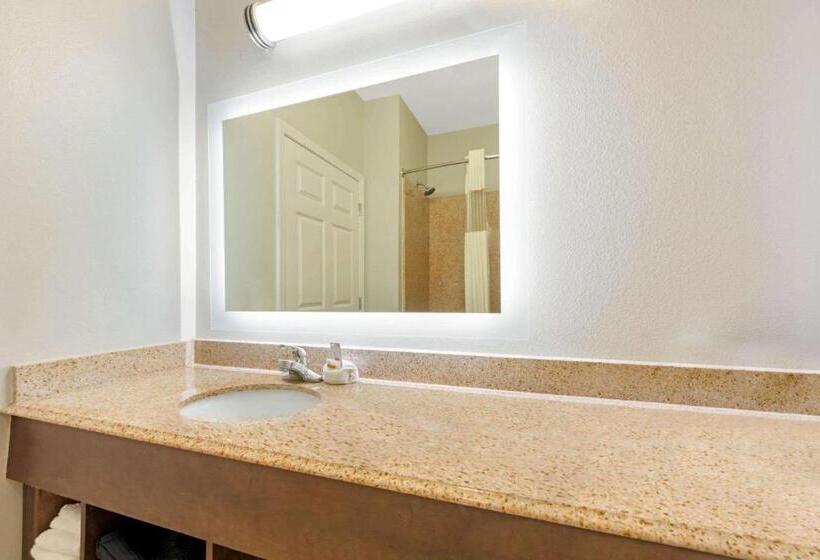 デラックスルーム, La Quinta By Wyndham Bridge City Orange