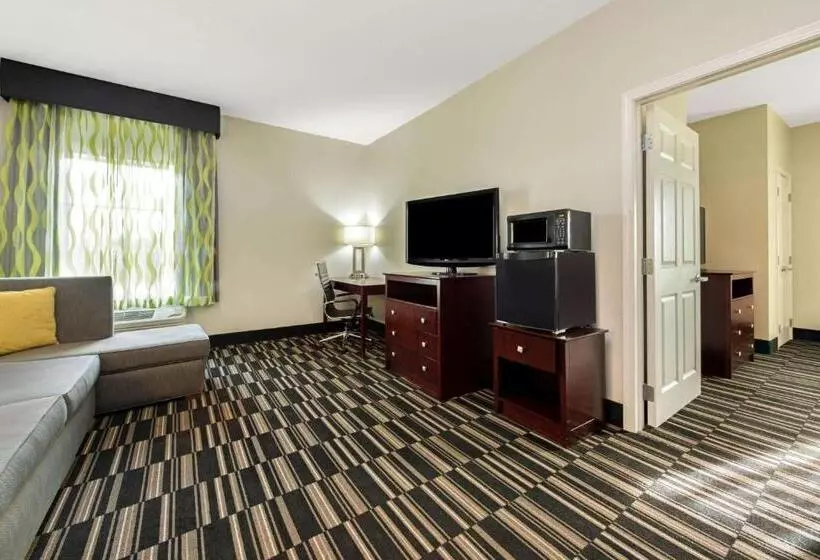 キングサイズベッドのデラックススイート, La Quinta By Wyndham Bridge City Orange