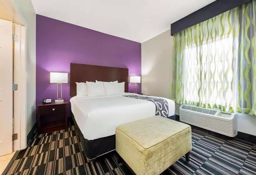 キングサイズベッドのデラックススイート, La Quinta By Wyndham Bridge City Orange
