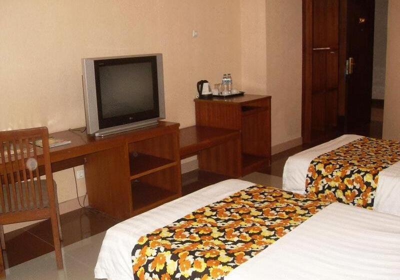 高级大房间, Oval