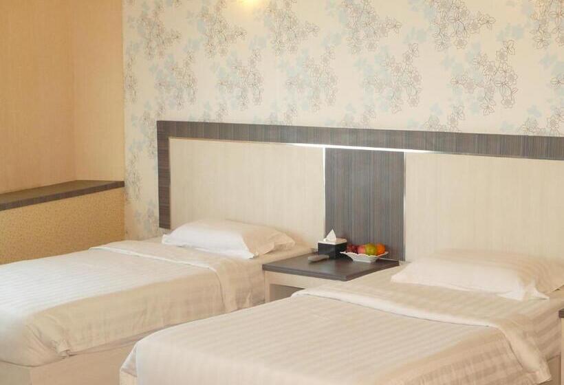 수피리어 룸, Oval