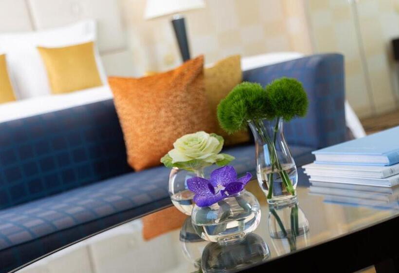 سوییت اجرایی, Renaissance By Sulo