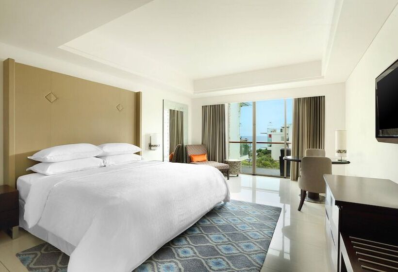 サイドオーシャンビューのダブルベッドスタンダードルーム, Sheraton Bali Kuta Resort